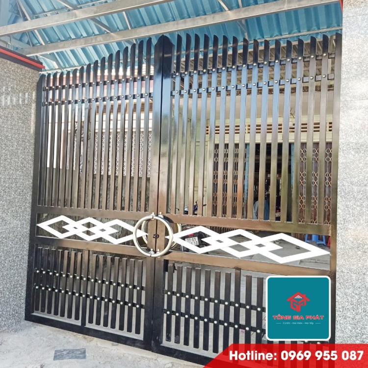 Bộ Cửa Cổng 2 Cánh Bằng Sắt